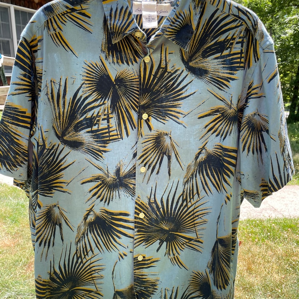 L.O.G.G.  Label of Graded Goods. H&M Button Down Short Sleeve Mens Shirt